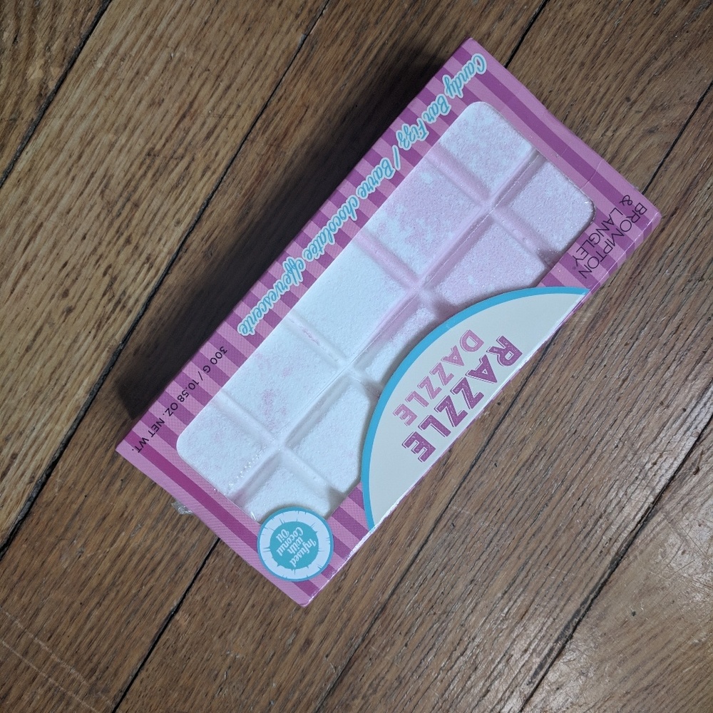 New Bath Bomb Bar razzle